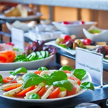 Arthotel Ana 3*