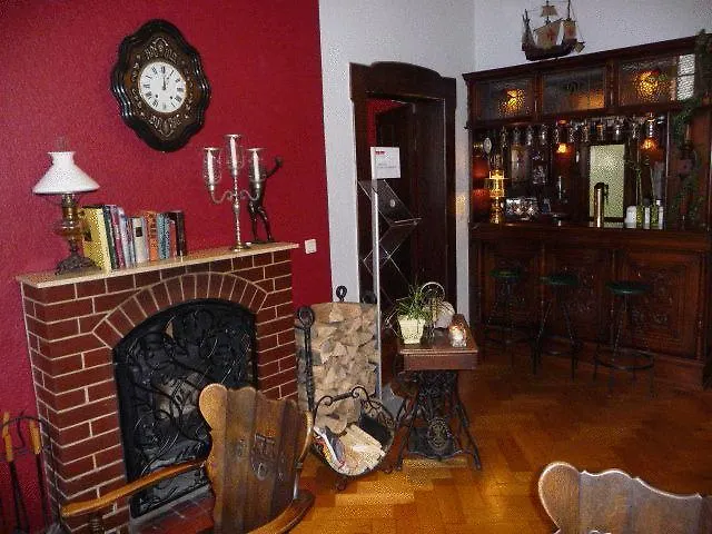 Готель Arthotel Ana 3*